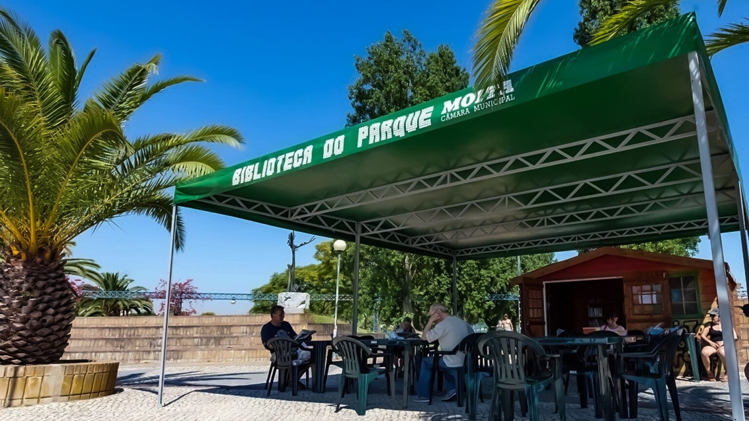 Biblioteca Estival da Praia Fluvial do Rosário