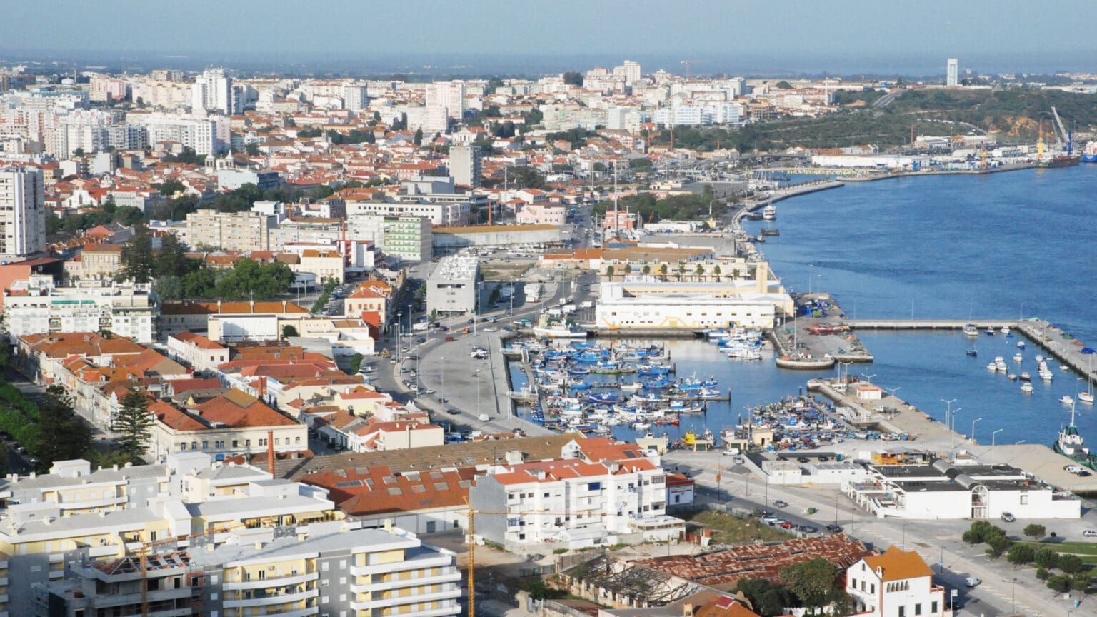 Redução do Imposto Municipal sobre Imóveis em Setúbal: Medidas para Estimular o Mercado Imobiliário e Apoiar as Famílias