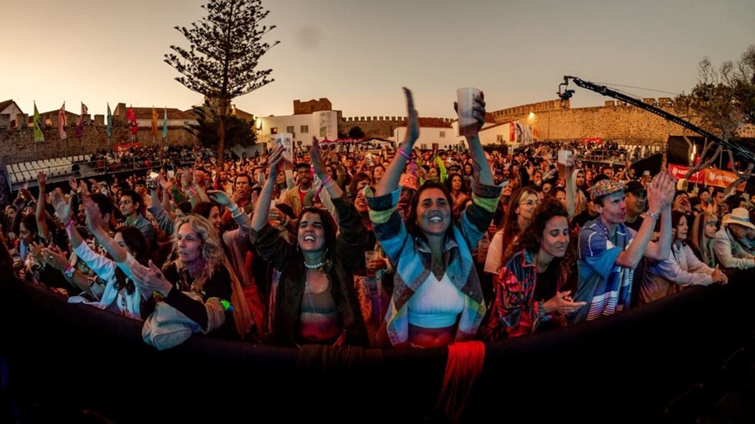 FMM Sines dá a volta ao mundo musical em oito dias entre Sines e Porto Covo