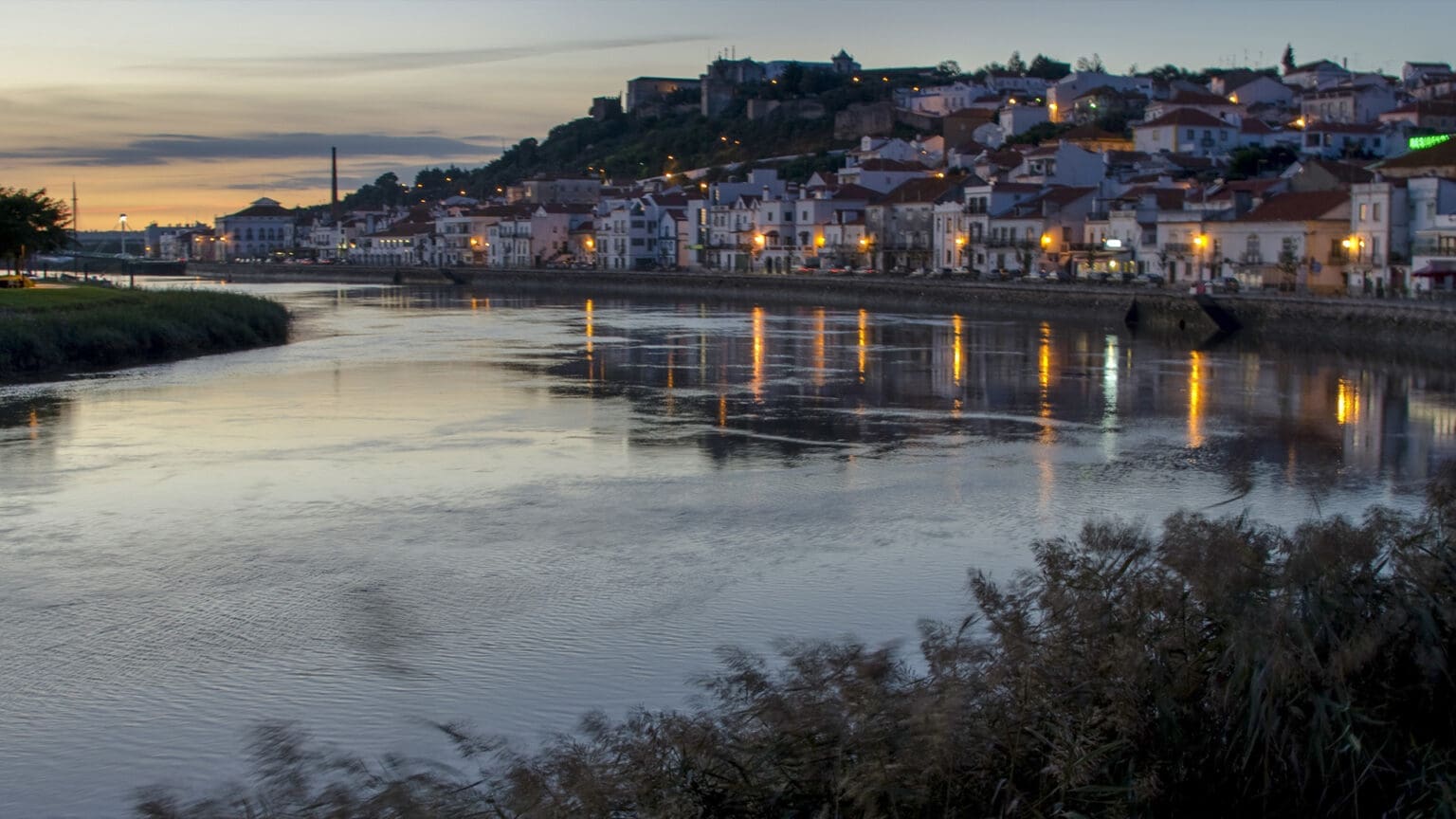 Descubra a Riqueza da Região de Setúbal com um Passeio de Barco no Rio Sado até Alcácer do Sal