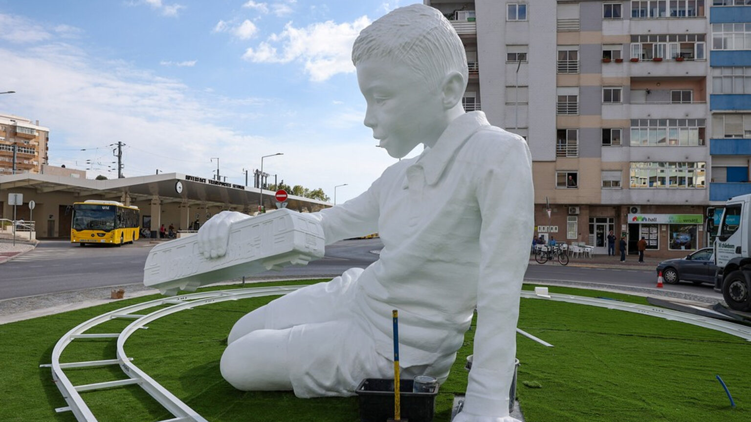 A Praça que é uma criança em Setúbal